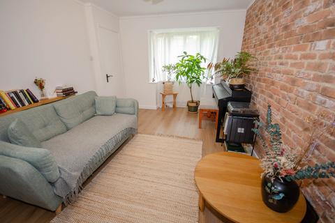 24 Bronte Close, Rugby, CV21 3PD