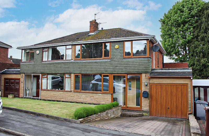 Waverley Crescent, LANESFIELD, WV4 6PS 3 bed semidetached house for