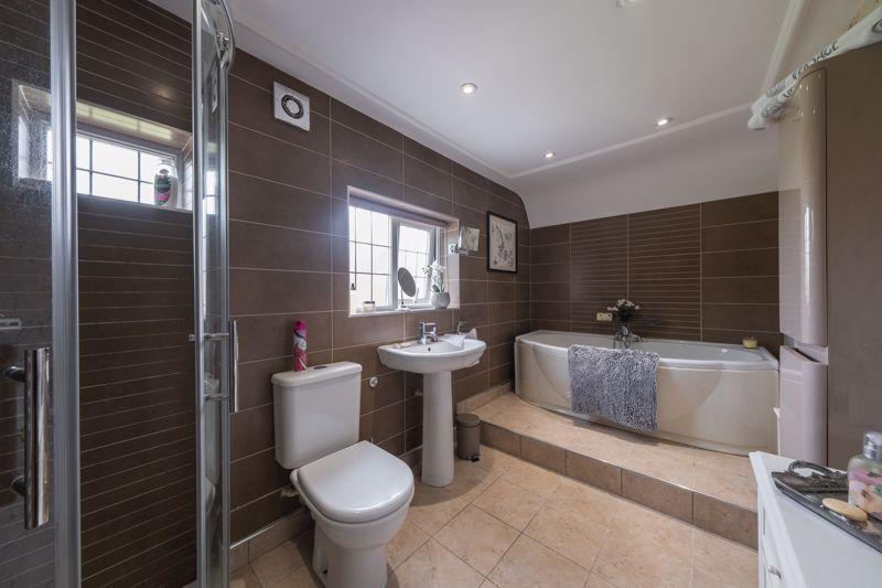 Family Bathroom/WC