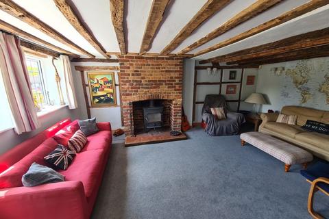 4 bedroom character property to rent, Character Home Near Godalming