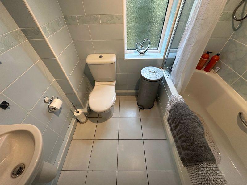 En-suite bathroom