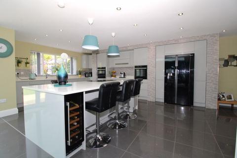 5 bedroom detached house for sale, Mellish Road, Walsall, WS4 2DF