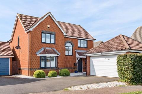 4 bedroom detached house for sale, Heron Forstal Avenue, Hawkinge.