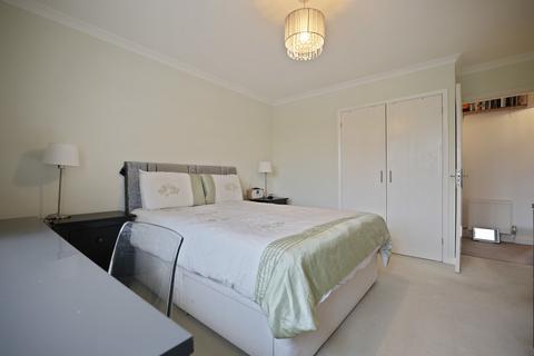 9 Apsley Close, Harrow, HA2 6AP