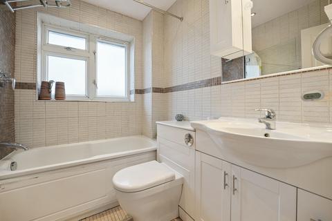 9 Apsley Close, Harrow, HA2 6AP