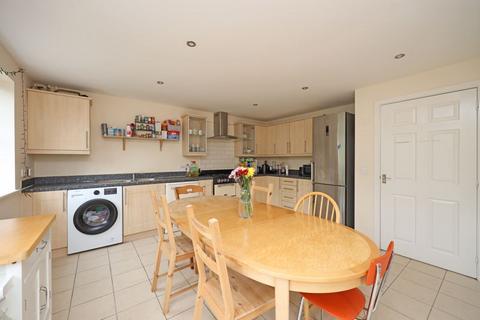 4 bedroom terraced house for sale, Chervil Close, Newcastle