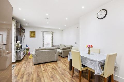 2 bedroom apartment for sale, Tranquil Lane, Harrow