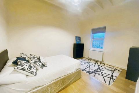 4 bedroom terraced house to rent, Robinscroft Mews, London SE10