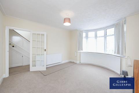 3 bedroom semi-detached house to rent, Woodford Crescent, Pinner