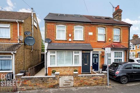 3 bedroom semi-detached house for sale, Clydesdale Road, Hornchurch, RM11