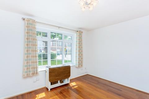 1 bedroom flat to rent, Cromwell Close, W3