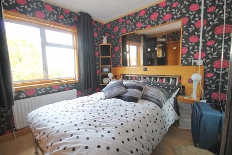 54 Long Drive, Greenford, UB6 8LZ