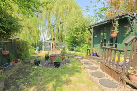54 Long Drive, Greenford, UB6 8LZ
