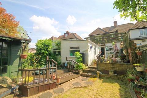 54 Long Drive, Greenford, UB6 8LZ