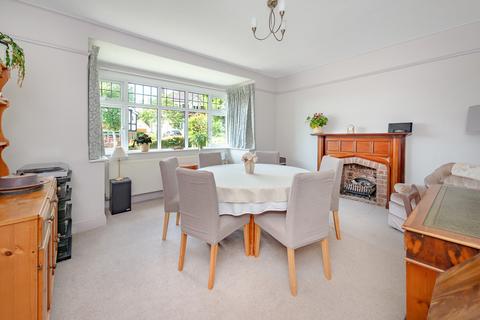 8 Julien Road, Coulsdon, CR5 2DN
