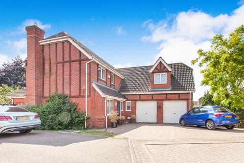 5 bedroom detached house to rent, Russet Close, St Ives