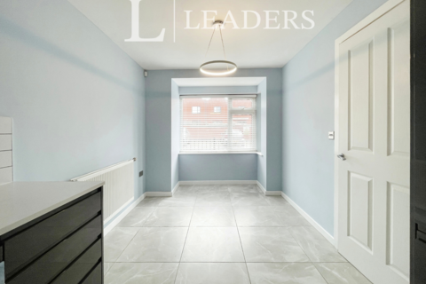 3 bedroom terraced house to rent, Langshaw Street, Salford, M6