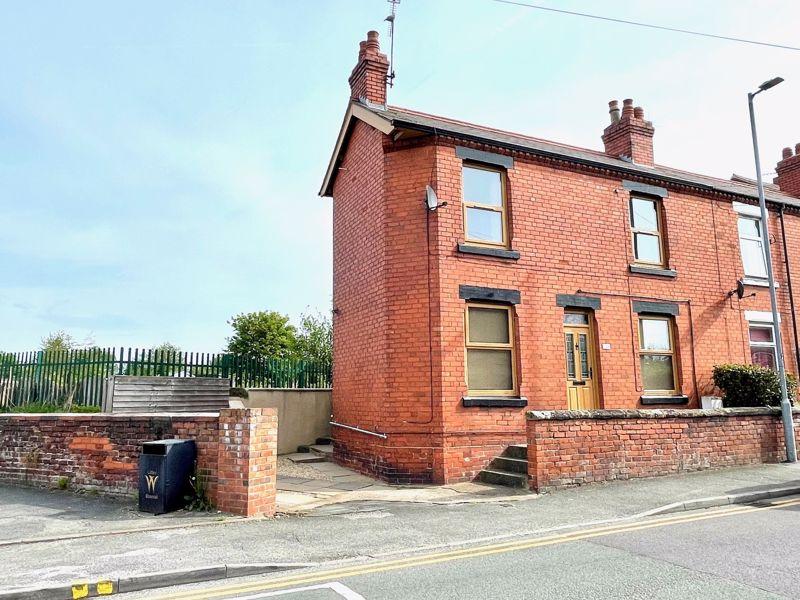 Prices Lane, Wrexham 2 bed end of terrace house £135,000