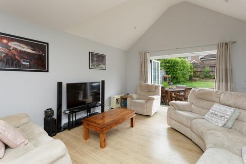 3 bedroom semi-detached house for sale, Frogmore Lane, Hampshire PO8