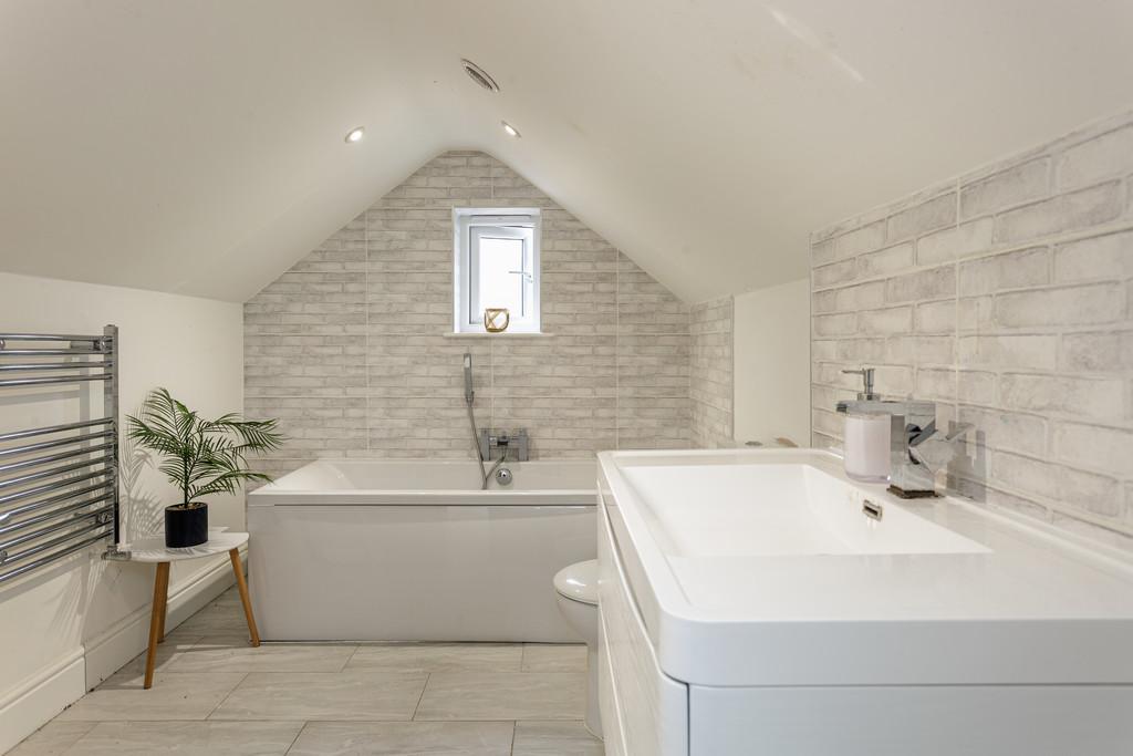 39 Frogmore-00041
