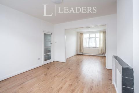 3 bedroom end of terrace house to rent, Leafield Road, Sutton