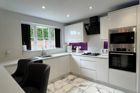 4 bedroom detached house for sale, School Lane, Burntwood