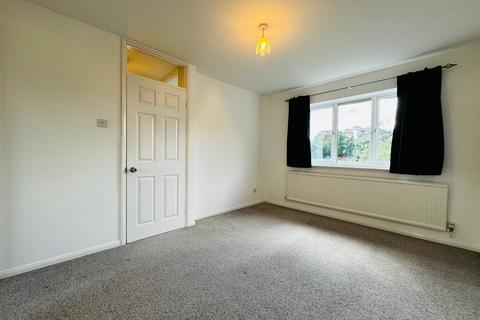 2 bedroom terraced house to rent, Redwoods Way Church Crookham