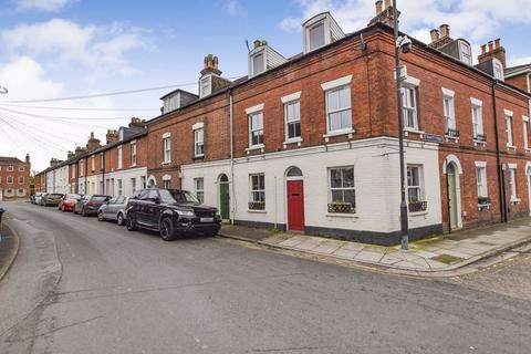 4 bedroom townhouse to rent, Love Lane, Salisbury