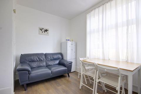 2 bedroom flat for sale, Windmill Hill, Enfield