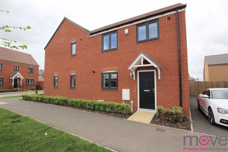 Hunts Grove Drive, Gloucester GL2 3 bed semidetached house £1,475