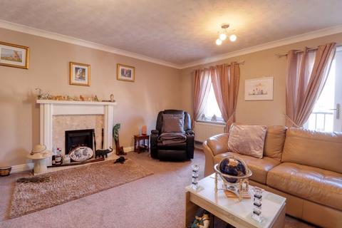 3 bedroom end of terrace house for sale, Birchwood View, Gainsborough