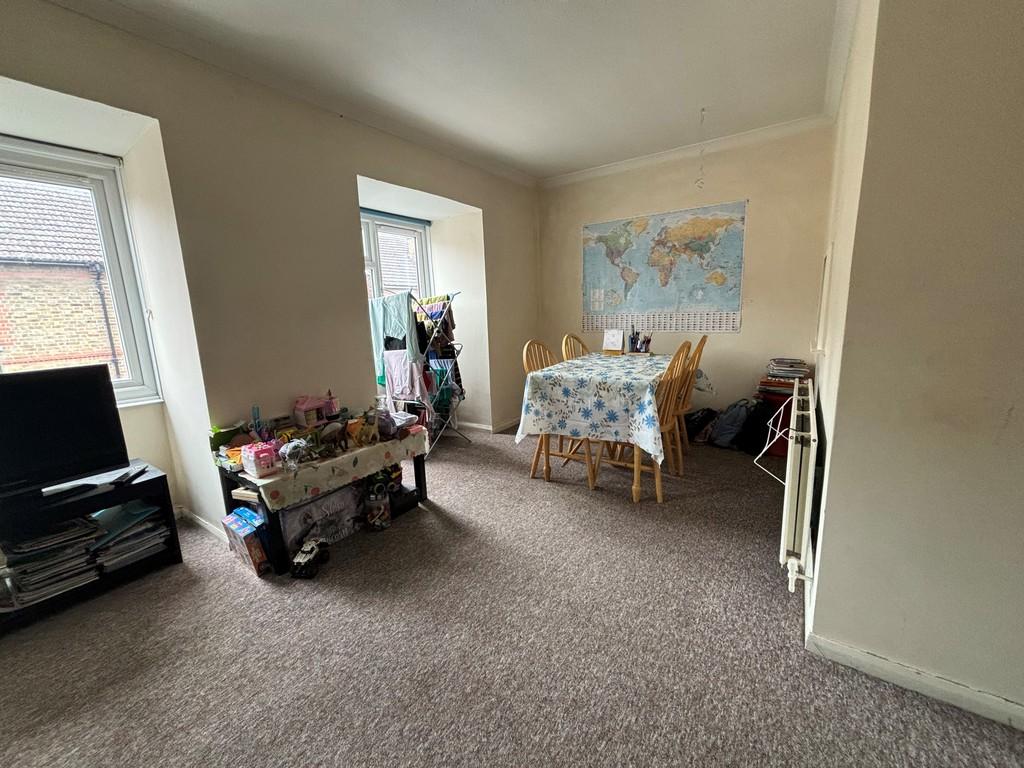 Drummond Road 2 bed apartment to rent £1,550 pcm (£358 pw)