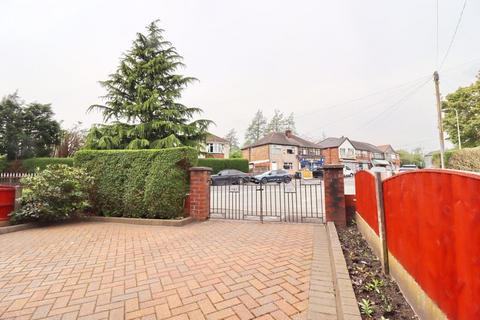 3 bedroom terraced house for sale, Silverdale Avenue, Manchester M38