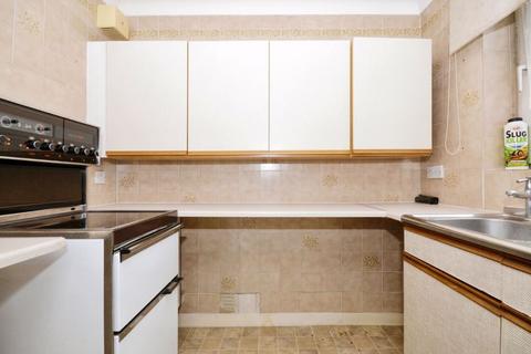 1 bedroom flat for sale, Cassio Road, Watford WD18