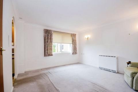 1 bedroom flat for sale, Cassio Road, Watford WD18