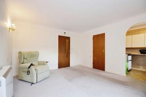 1 bedroom flat for sale, Cassio Road, Watford WD18