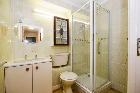 1 bedroom flat for sale, Cassio Road, Watford WD18