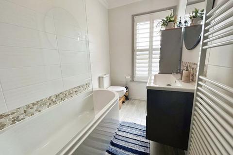 5 Library Road, Poole, BH12 2BE