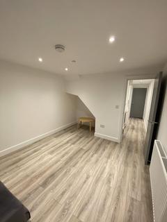 1 bedroom apartment to rent, Albany Road, Cardiff CF24