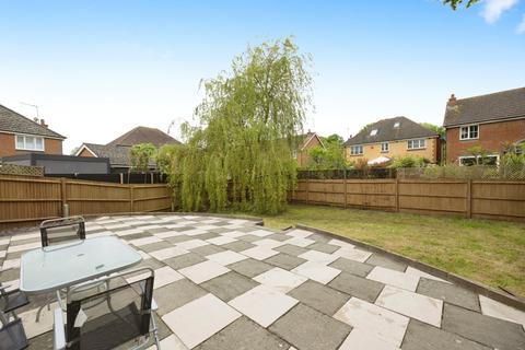 4 bedroom detached house for sale, Shepherd Close, Ashford, Kent