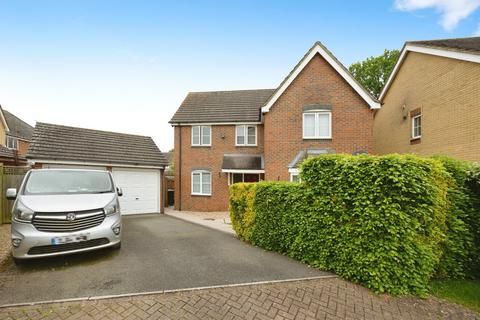 4 bedroom detached house for sale, Shepherd Close, Ashford, TN23 3