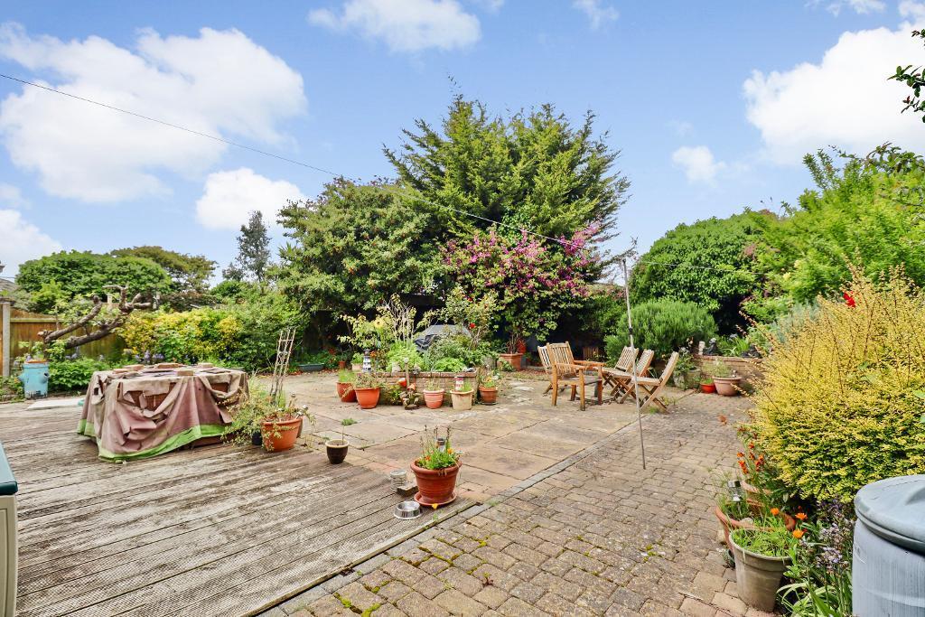 Northumberland Avenue, Margate, Kent, CT9 3LY 4 bed detached bungalow