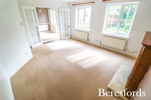 8 Hornbeam Chase, South Ockendon, RM15 6TT