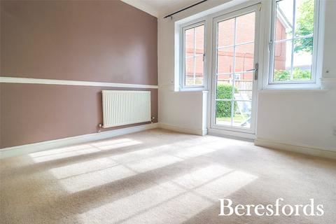 8 Hornbeam Chase, South Ockendon, RM15 6TT