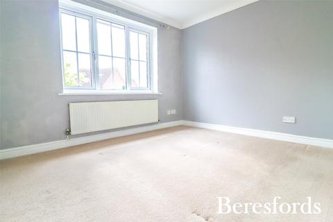 8 Hornbeam Chase, South Ockendon, RM15 6TT
