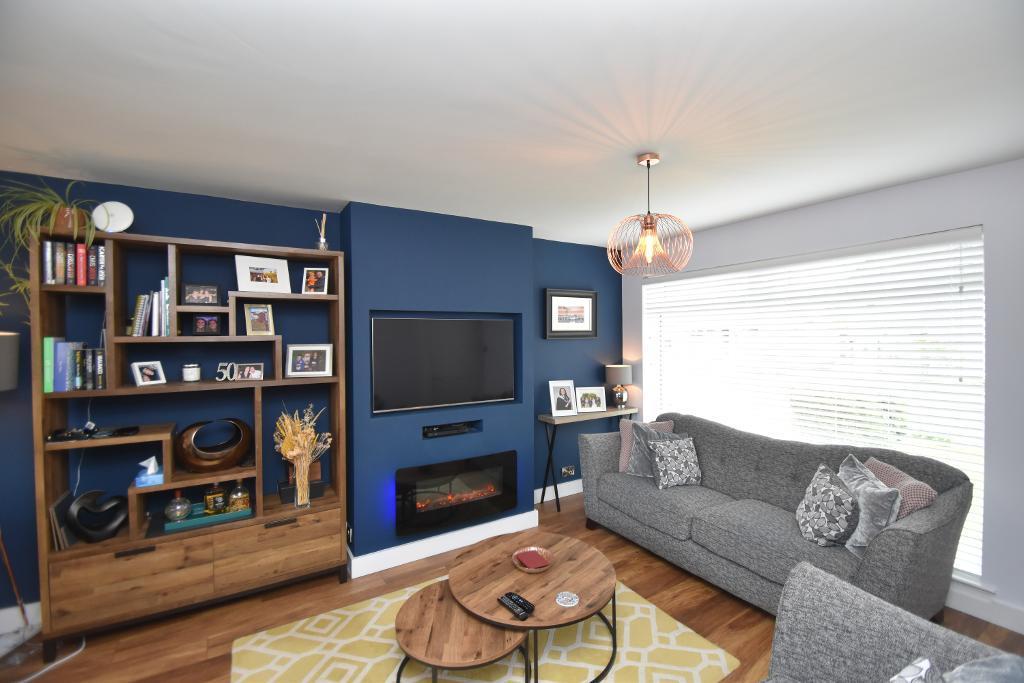 Lednock Road, Stepps, G33 6NP 3 bed semidetached house for sale £215,000