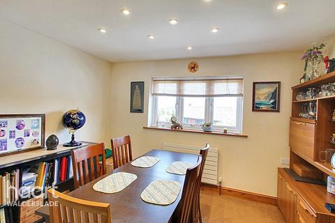 4 bedroom detached house for sale, Barleymow Close, Chatham
