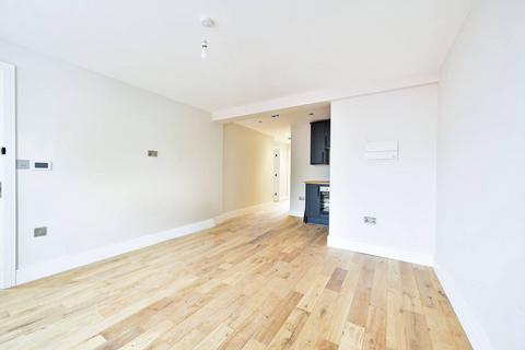 2 bedroom flat for sale, 916 Garratt Lane, Tooting SW17