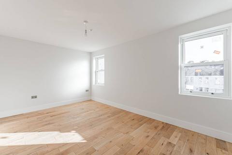 2 bedroom flat for sale, 916 Garratt Lane, Tooting SW17