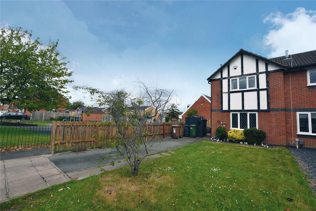 Castleford Rise, Moreton, Wirral, CH46 2 bed end of terrace house for